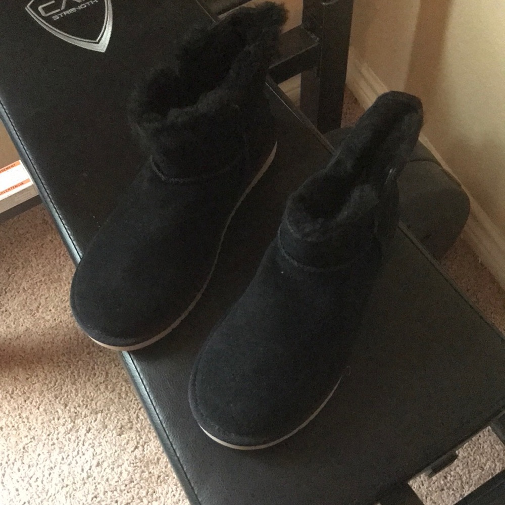 Brand new Koolaburra by Ugg